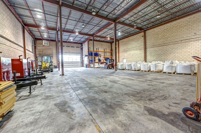 Plus de détails pour 185 Route 109, West Babylon, NY - Industriel à vendre