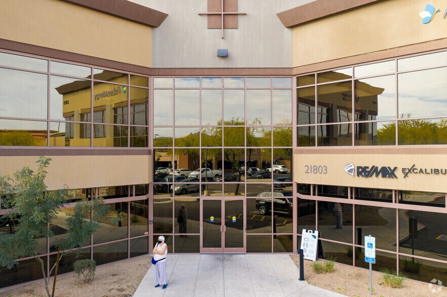 21803 N Scottsdale Rd, Scottsdale, AZ à louer - Photo du bâtiment - Image 2 de 17