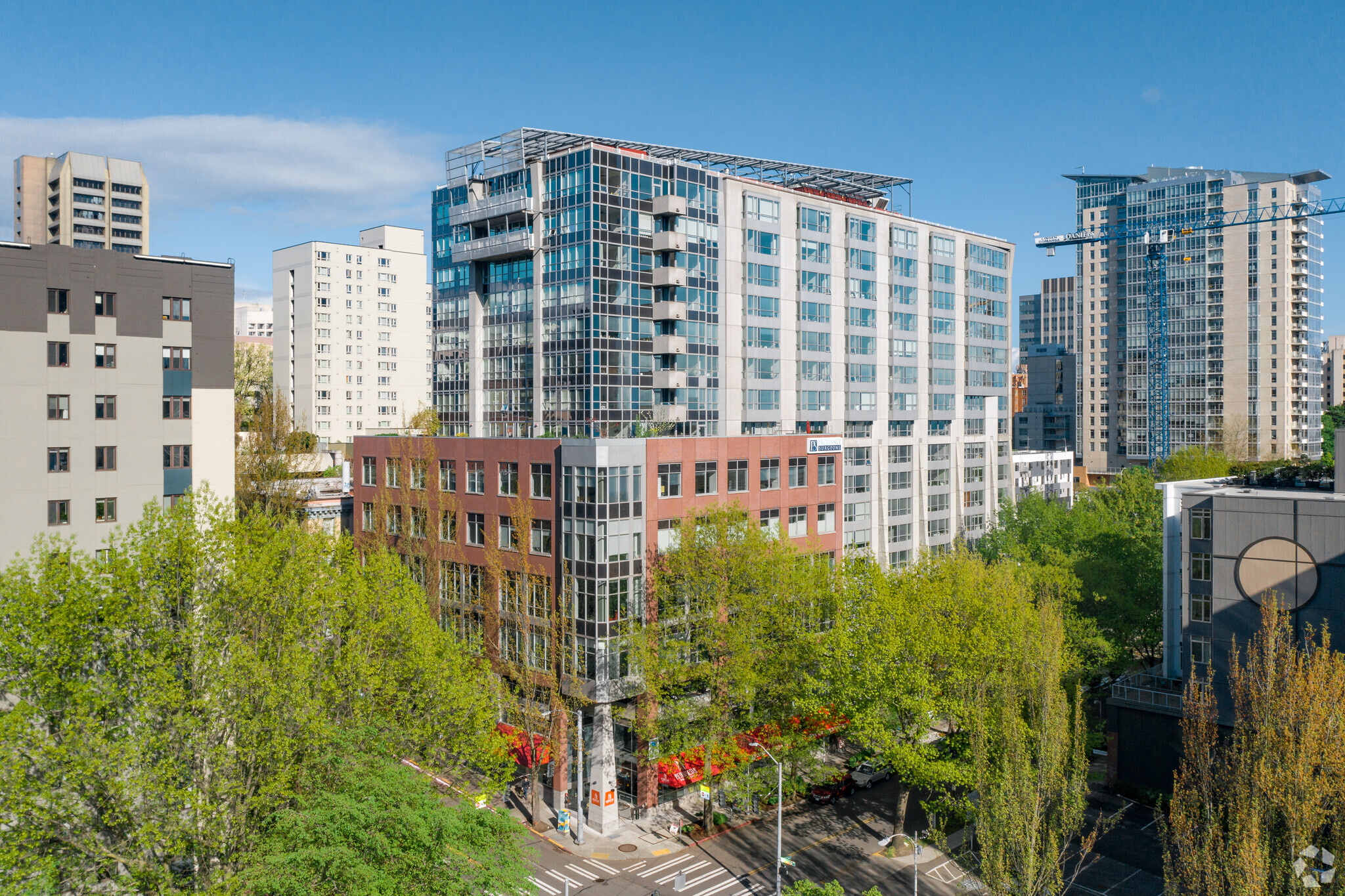 805 Madison St, Seattle, WA à louer Photo du bâtiment- Image 1 de 10