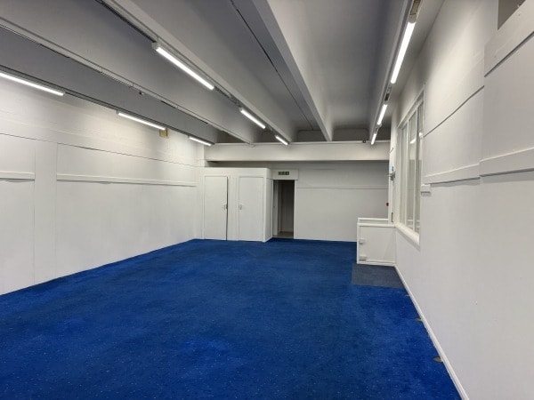 Institute Ln, Alfreton for lease Interior Photo- Image 1 of 6