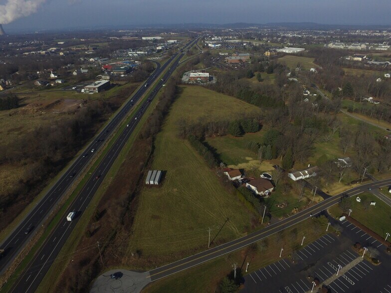 41 S Limerick Rd, Royersford, PA 19468, Royersford, PA à vendre - Photo du bâtiment - Image 1 de 3