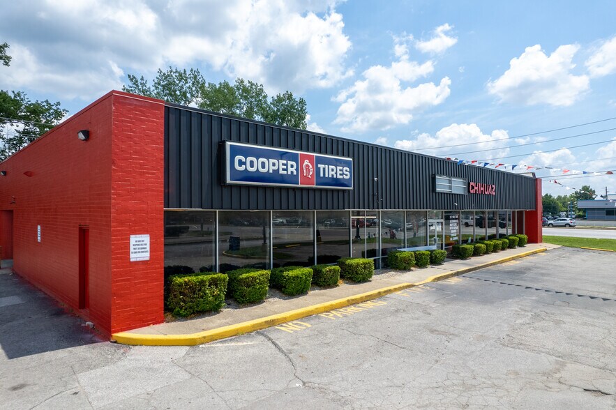 4250 W 38th St, Indianapolis, IN à louer - Photo du bâtiment - Image 2 de 14