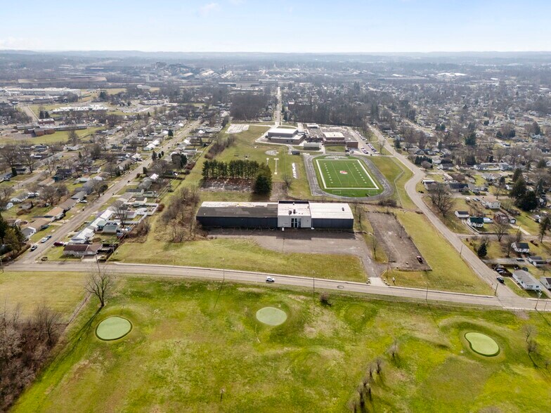 2600 25th St, Canton, OH à louer - Photo du bâtiment - Image 3 de 19