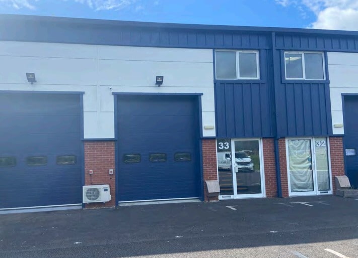 Richard Jones Rd, Minster Lovell for lease Primary Photo- Image 1 of 3