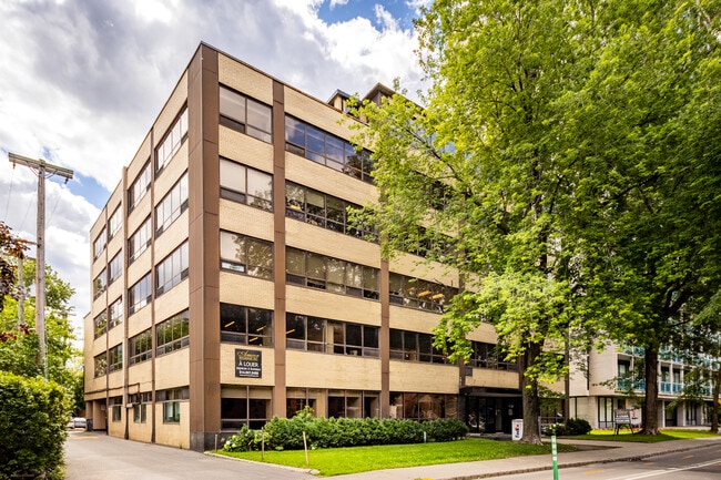 Plus de détails pour 4920 Boul De Maisonneuve O, Westmount, QC - Bureau à louer