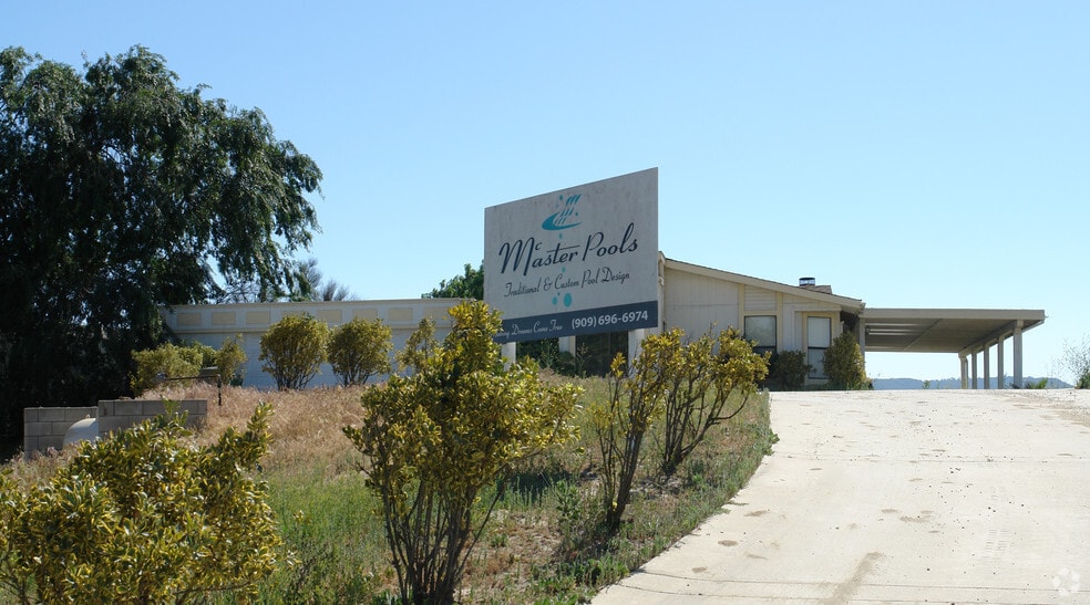 25195 Jackson Ave, Murrieta, CA for sale - Building Photo - Image 2 of 3