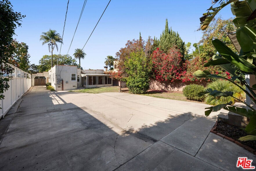 3938 East Blvd, Los Angeles, CA à vendre - Photo du bâtiment - Image 3 de 30