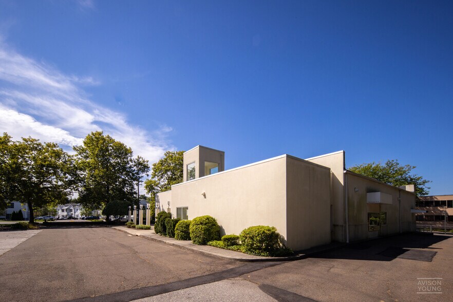 1495 Post Rd E, Westport, CT à louer - Photo du bâtiment - Image 3 de 4