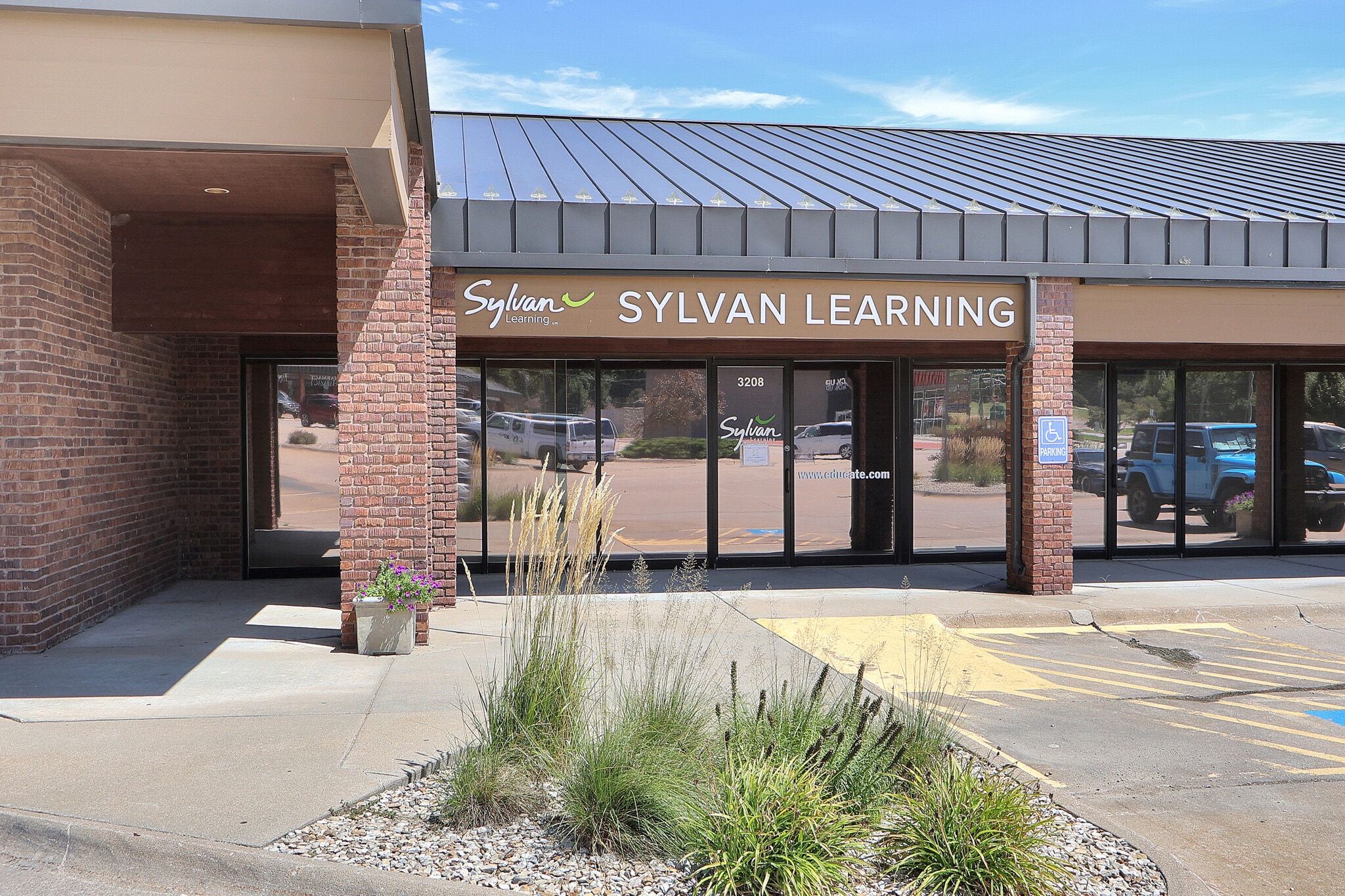 3202-3262 Kimball Ave, Manhattan, KS for lease Building Photo- Image 1 of 8