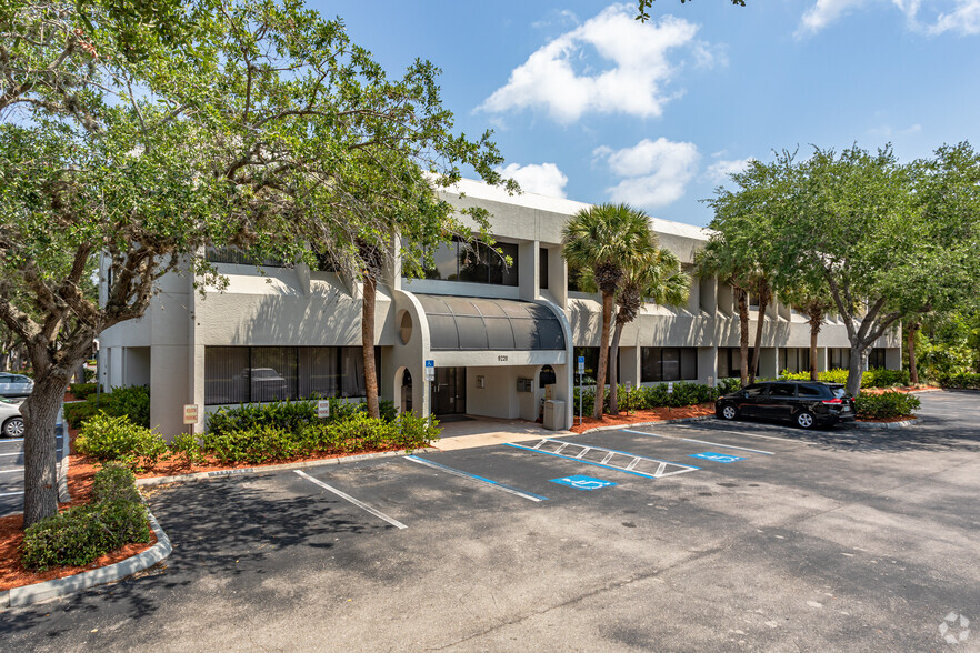 9220 Bonita Beach Rd, Bonita Springs, FL à vendre - Photo du bâtiment - Image 1 de 1