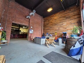 725 Main St, Middletown, CT for lease Interior Photo- Image 2 of 10