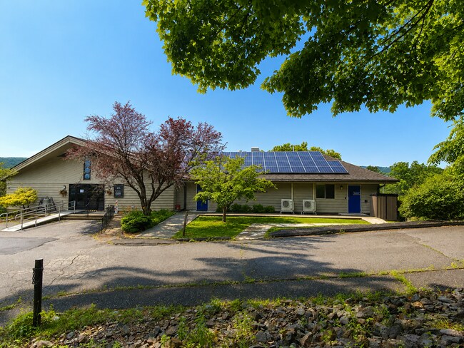 Plus de détails pour 68 Danbury Rd, New Milford, CT - Commerce de détail à louer