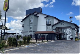 Plus de détails pour 5319 Casa Bella, San Antonio, TX - Services hôteliers à vendre