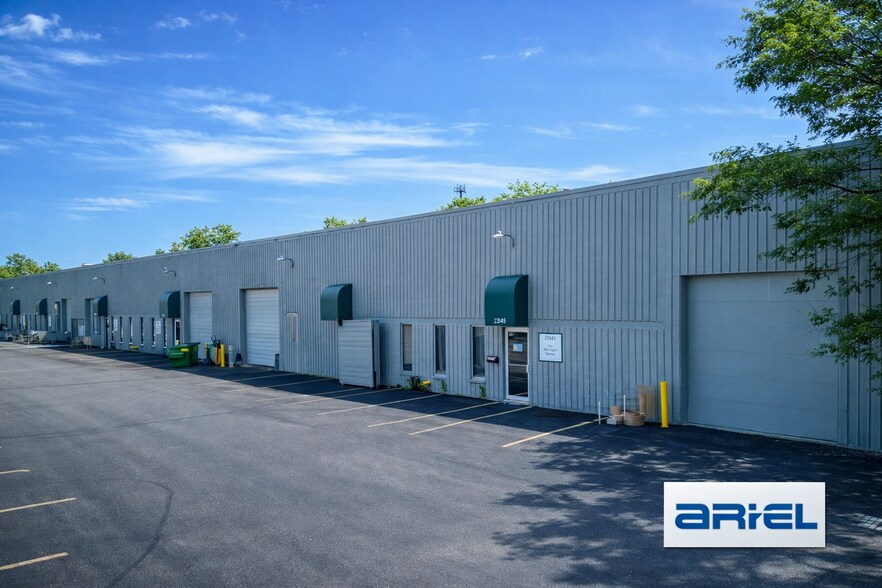 22783-22823 Heslip Dr, Novi, MI à louer - Photo du bâtiment - Image 3 de 4