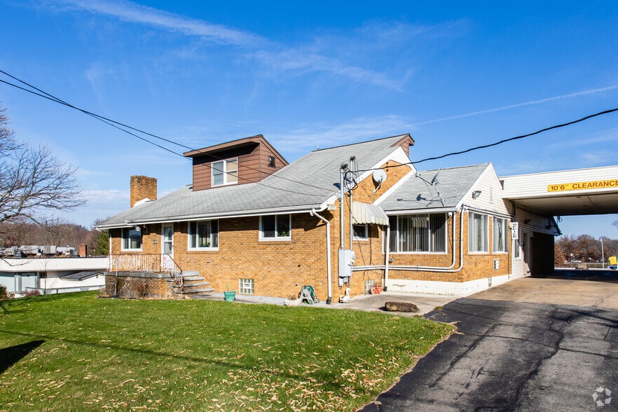 833 Finley Rd, Belle Vernon, PA à vendre - Photo principale - Image 1 de 5