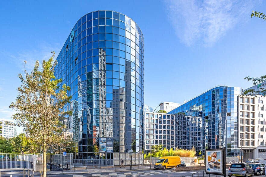 47 Rue Louis Blanc, Courbevoie for lease - Building Photo - Image 1 of 4