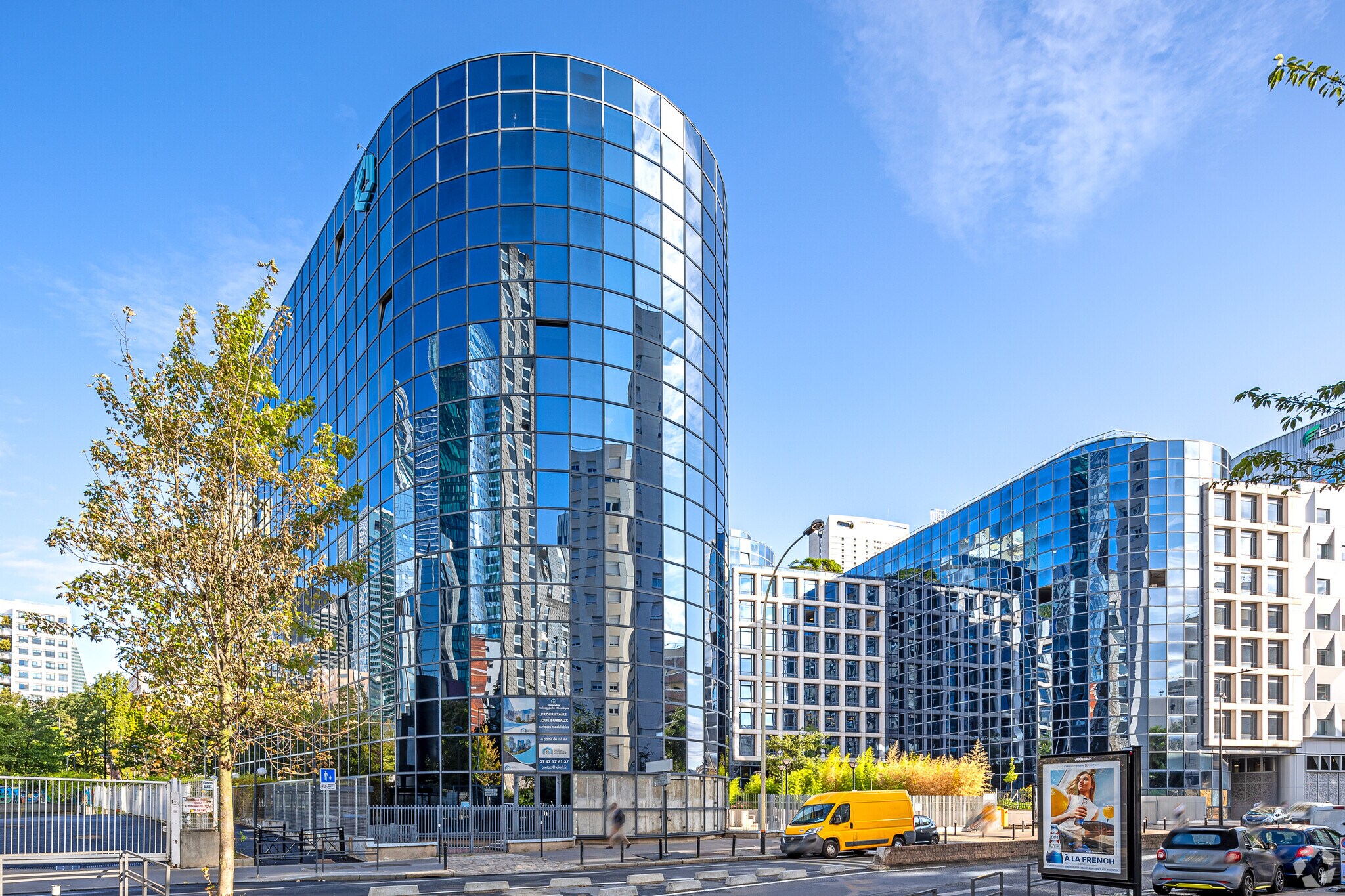 47 Rue Louis Blanc, Courbevoie à louer Photo du bâtiment- Image 1 de 12