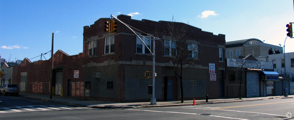 951-957 Cypress Ave, Ridgewood, NY for sale - Primary Photo - Image 1 of 1