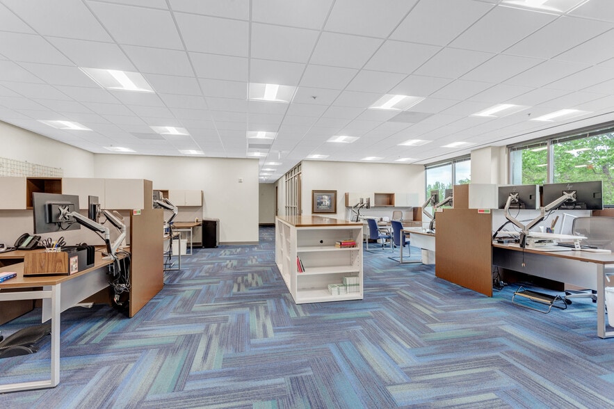 3755 Mansell Rd, Alpharetta, GA for lease - Building Photo - Image 3 of 12