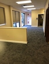 65 Avco Rd, Haverhill, MA à louer Photo intérieure- Image 1 de 5