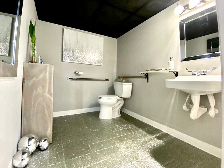 777 S Palm Ave, Sarasota, FL à louer - Photo du bâtiment - Image 1 de 15