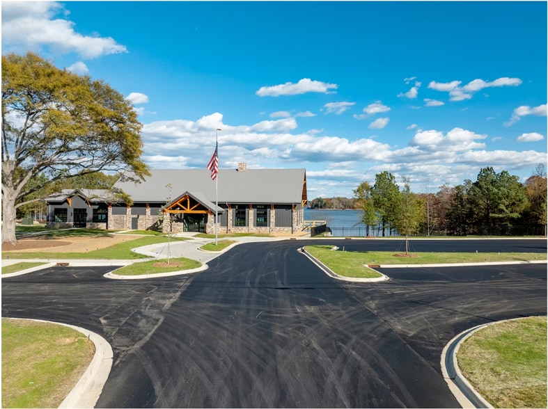 11728 Mountain Island Brook Ln, Charlotte, NC for lease - Building Photo - Image 3 of 9