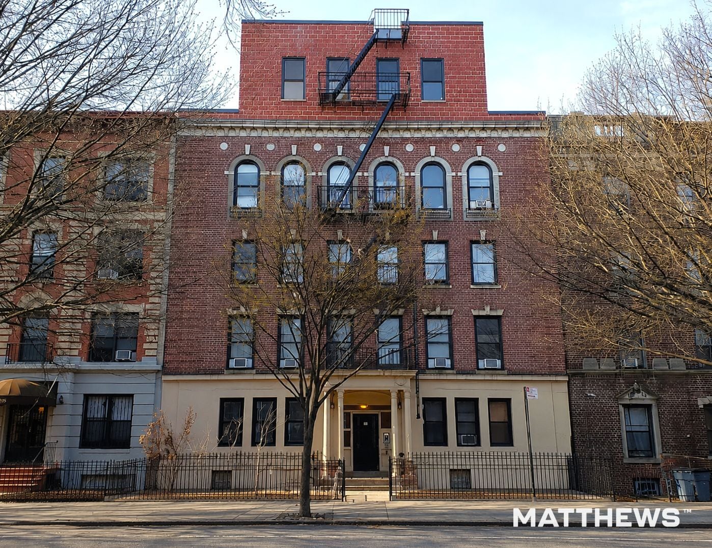 372 Saint Johns Pl, Brooklyn, NY à vendre Photo du bâtiment- Image 1 de 4