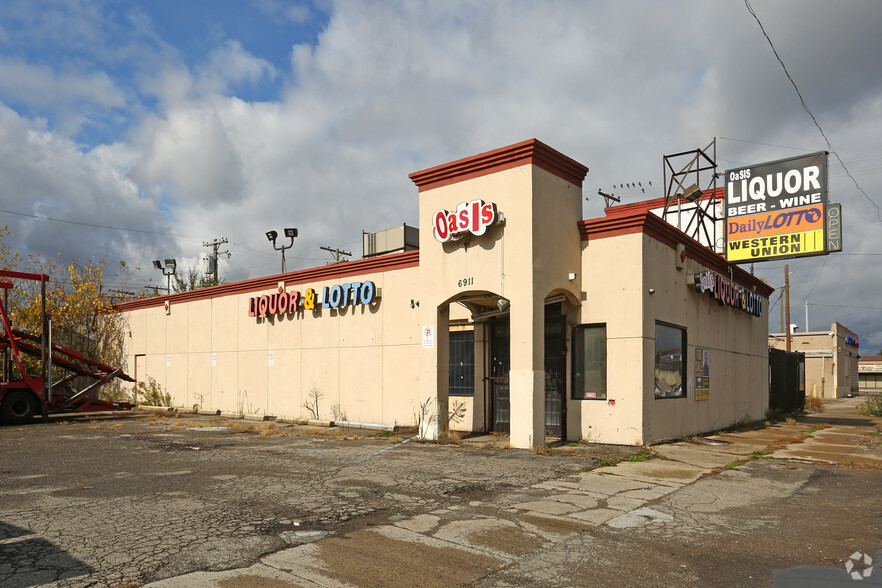 6901 Greenfield Rd, Detroit, MI for sale - Primary Photo - Image 1 of 1