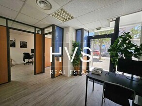 Office in Aix-en-Provence for lease Interior Photo- Image 2 of 4