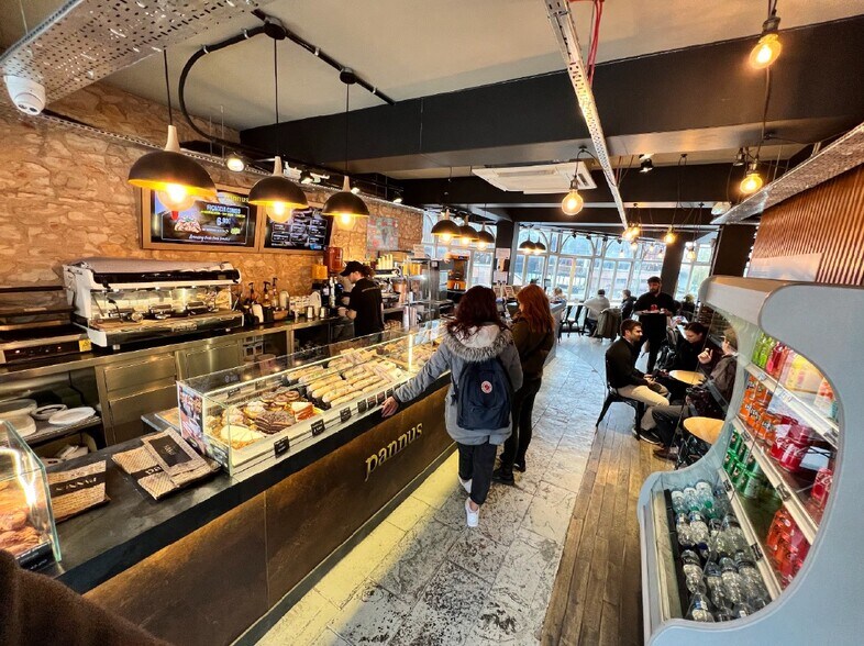 250 Camden High St, Londres à louer - Photo du bâtiment - Image 2 de 6