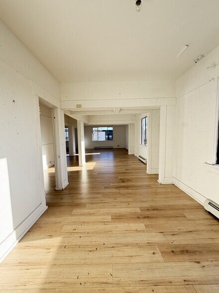 5657 176th St, Surrey, BC à louer - Photo du bâtiment - Image 3 de 8