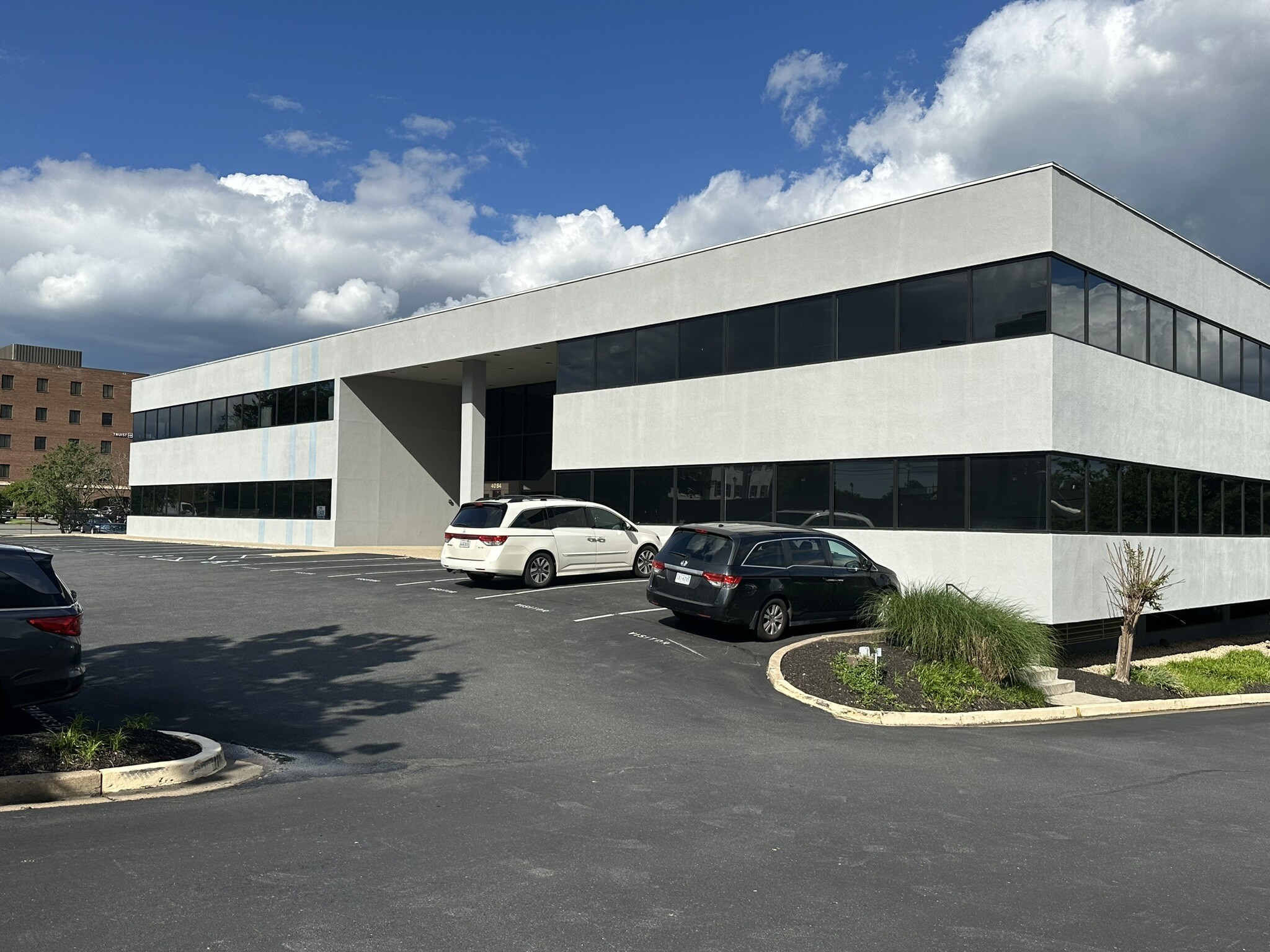 4084 University Dr, Fairfax, VA for sale Building Photo- Image 1 of 14