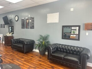 9119 Merrill Rd, Jacksonville, FL à louer Photo intérieure- Image 2 de 3