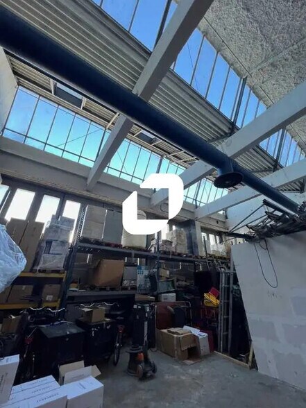 Flex in Montreuil for sale - Interior Photo - Image 2 of 8