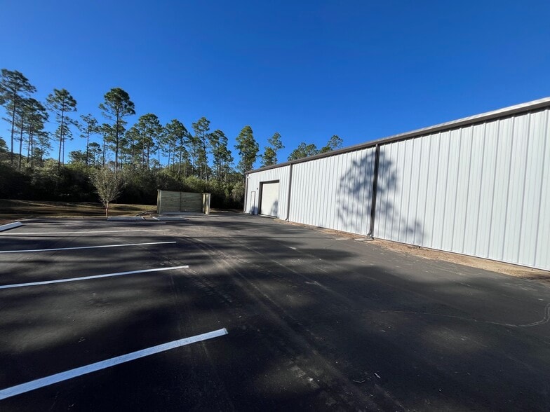 17657 Cordova Pl, Panama City Beach, FL for lease - Building Photo - Image 3 of 9
