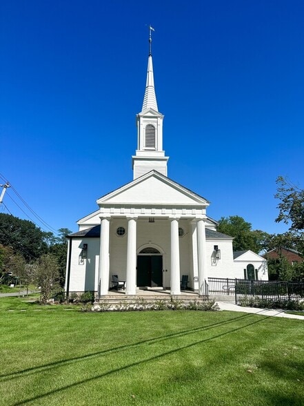 453 W Main St, Huntington, NY for lease - Building Photo - Image 1 of 23