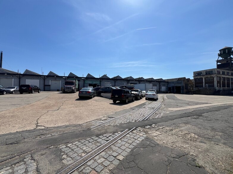 5400 N 6th St, Philadelphia, PA for lease - Building Photo - Image 2 of 7