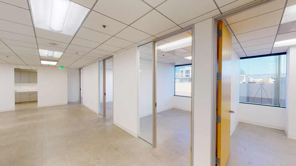 1990 S Bundy Dr, Los Angeles, CA à louer - Numérisation 3D de Matterport - Image 3 de 16