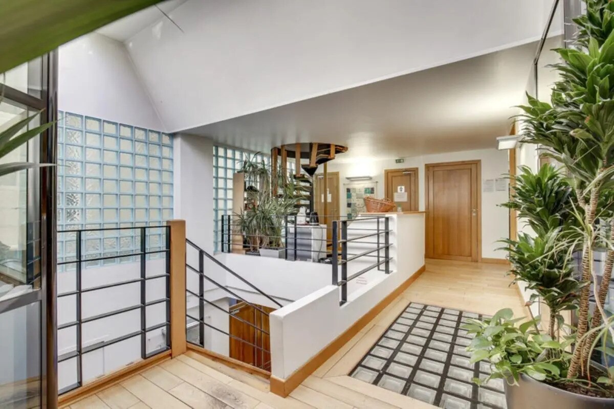 Office in Levallois-Perret for sale Interior Photo- Image 1 of 11