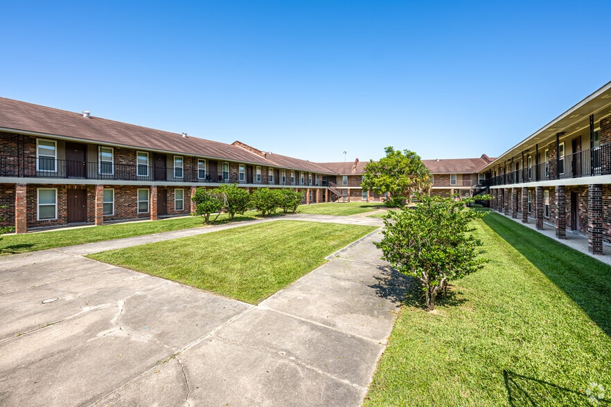 10530 Florida Blvd, Baton Rouge, LA à vendre - Photo du bâtiment - Image 2 de 21