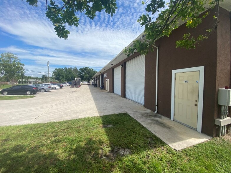 1901-1913 SW Biltmore St, Port Saint Lucie, FL for sale - Building Photo - Image 3 of 8