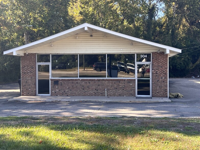 304 S Sandhills Blvd, Aberdeen, NC for lease - Building Photo - Image 2 of 8