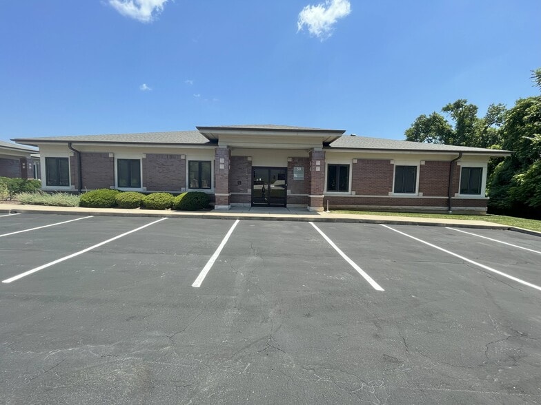 Eureka Park Plaza - 4 Properties portfolio of 4 properties for sale on LoopNet.ca - Building Photo - Image 2 of 4