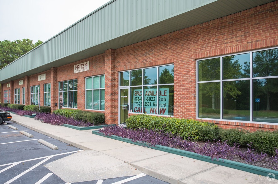 301 Kelly Dr, Peachtree City, GA for lease - Building Photo - Image 3 of 5