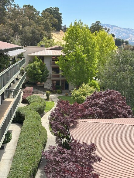 2900 Camino Diablo, Walnut Creek, CA à louer - Photo du bâtiment - Image 3 de 7