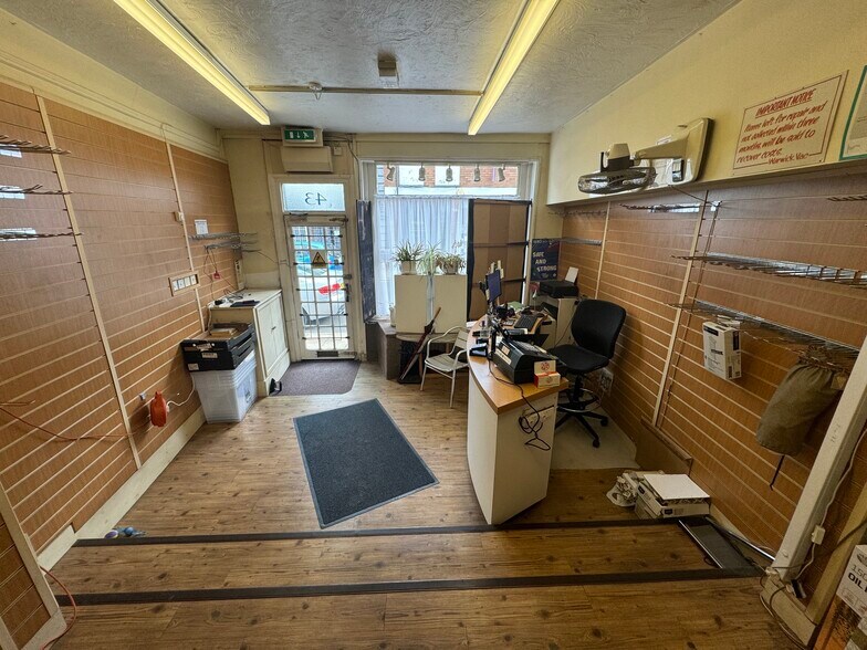 43 Smith St, Warwick for sale - Building Photo - Image 2 of 17