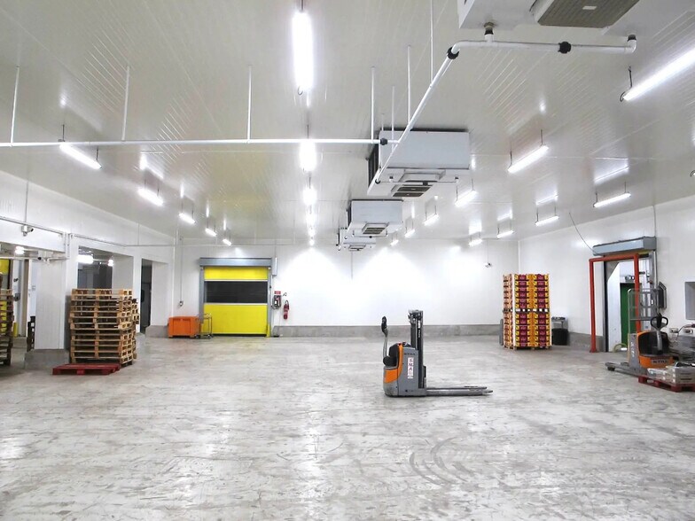 Flex in Cavaillon for sale - Interior Photo - Image 1 of 6