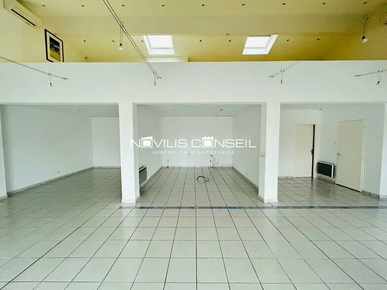 Flex in Pechbonnieu for lease - Interior Photo - Image 2 of 5