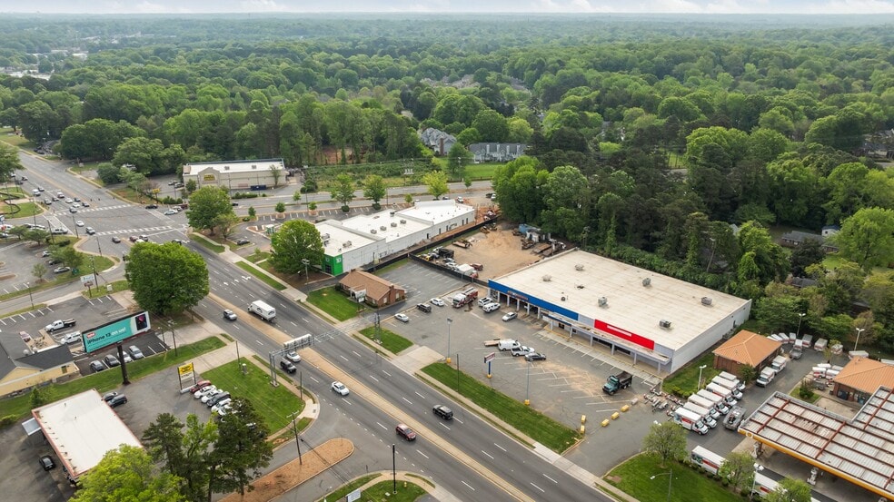 5006 Albemarle Rd, Charlotte, NC for sale - Primary Photo - Image 1 of 4