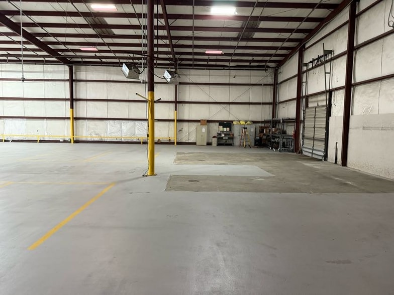 2011 Factory Ln, Petersburg, VA for lease - Interior Photo - Image 2 of 5